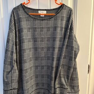 Liz Claiborne Black and White Checkered Sweater